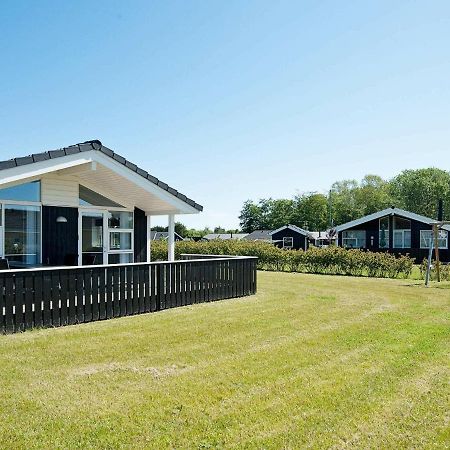 Three-Bedroom Holiday Home In Juelsminde 18 Sonderby  Kültér fotó