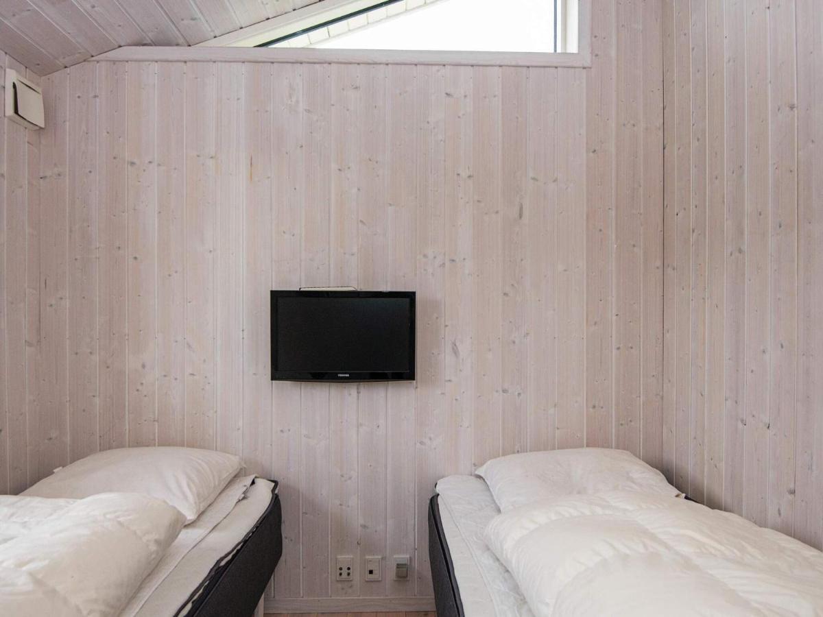 Three-Bedroom Holiday Home In Juelsminde 18 Sonderby  Kültér fotó